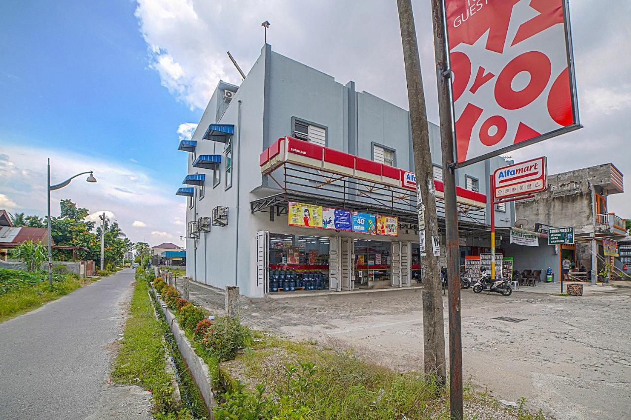 Oyo 90637 Rumah Ni Karo Medan Exterior photo