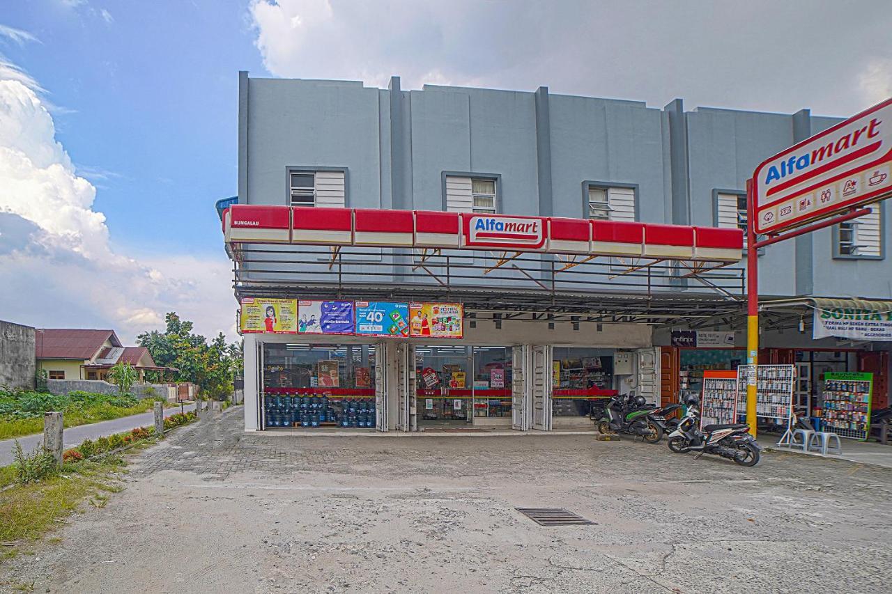 Oyo 90637 Rumah Ni Karo Medan Exterior photo
